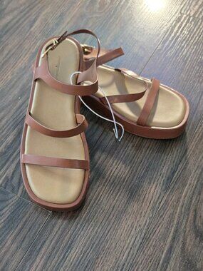 AMAZON ESSENTIALS 70s Style Brown Strappy Sandals NWOT/SIZE 8
